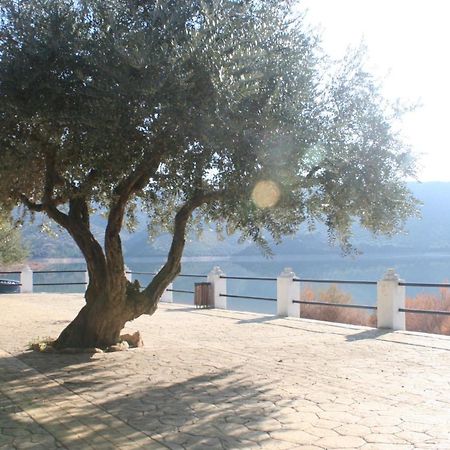 Centro De Ocio Alua Casa Rural Iznajar Lago De Andalucia Exterior foto