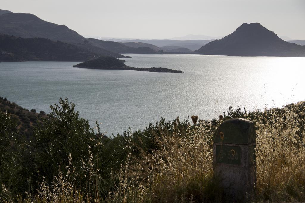 Centro De Ocio Alua Casa Rural Iznajar Lago De Andalucia Exterior foto